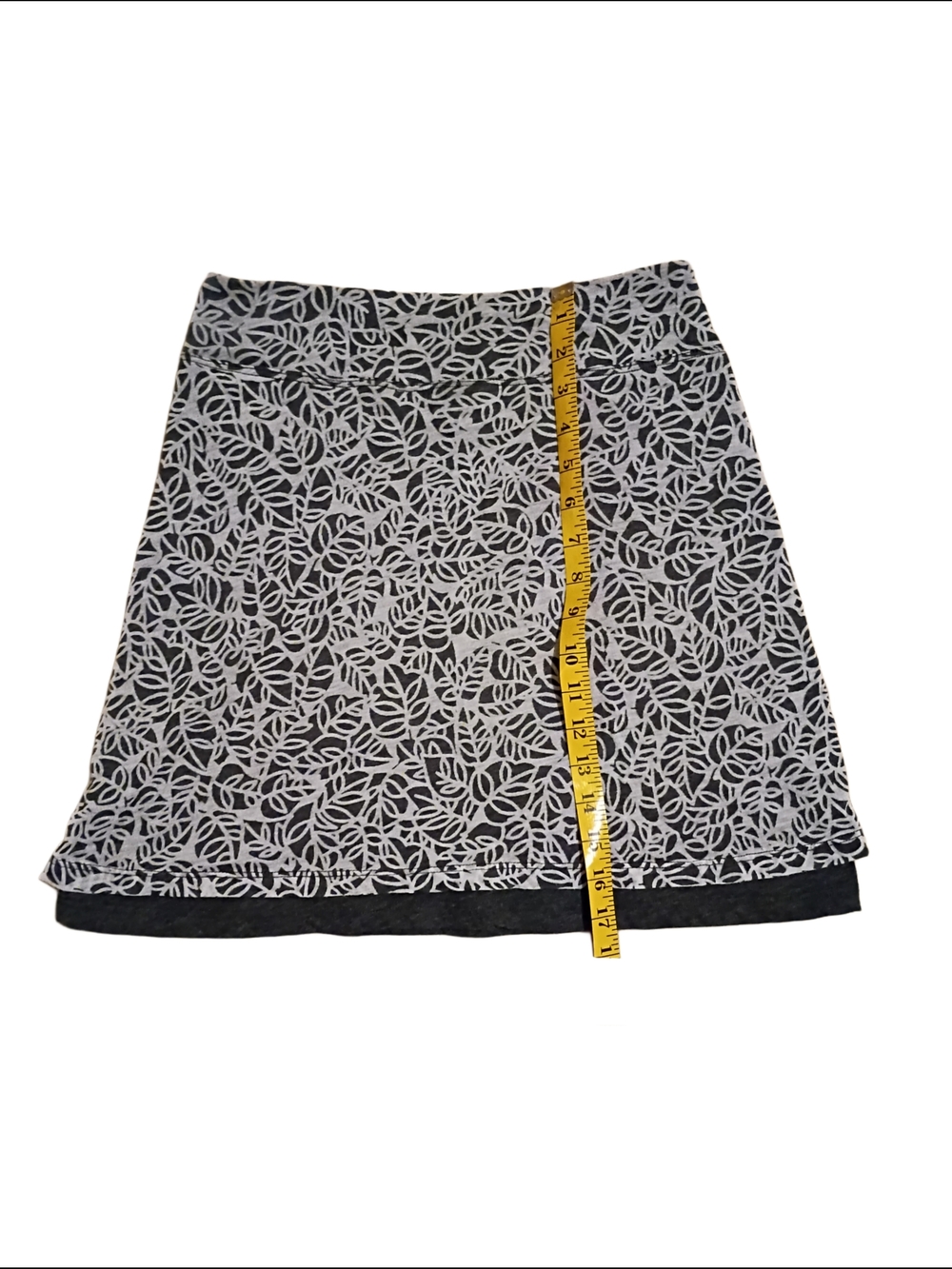Lightweight Leaf-Print Layered Mini Skirt in White and Charcoal - Picture 2 of 5